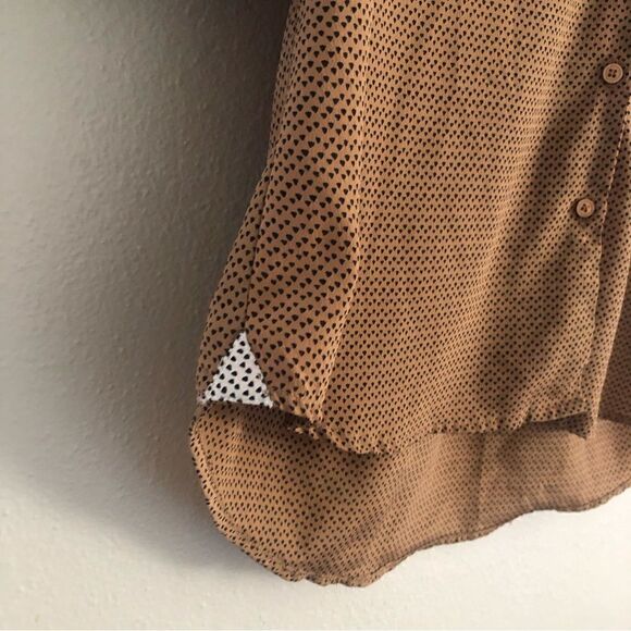 Antilia Femme dotted v-neck blouse NWOT size large - Picture 4 of 9